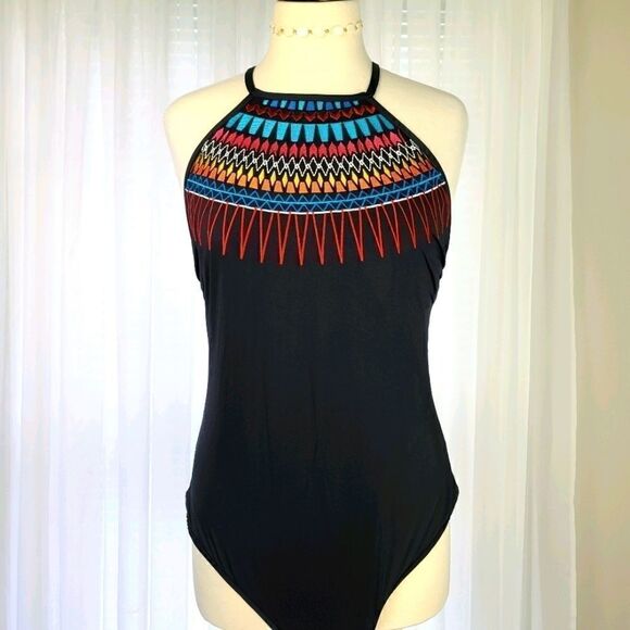Gorgeous 😍Swimsuit by Laundry  - Picture 1 of 8